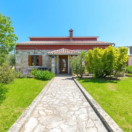 Villa Carla Near Pula With Private Pool & Kids Playground Up To 8 Guests - Pet Friendly
