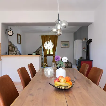 Carla Near Pula With Private Pool & Kids Playground Up To 8 Guests - Pet Friendly *